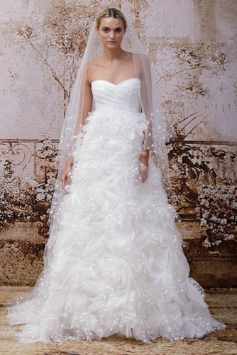 Monique Lhuillier Bridal Fall 2014
Photo courtesy of Monique Lhuillier
Monique Lhuillier Bridal Fall 2014
Photo courtesy of Monique Lhuillier