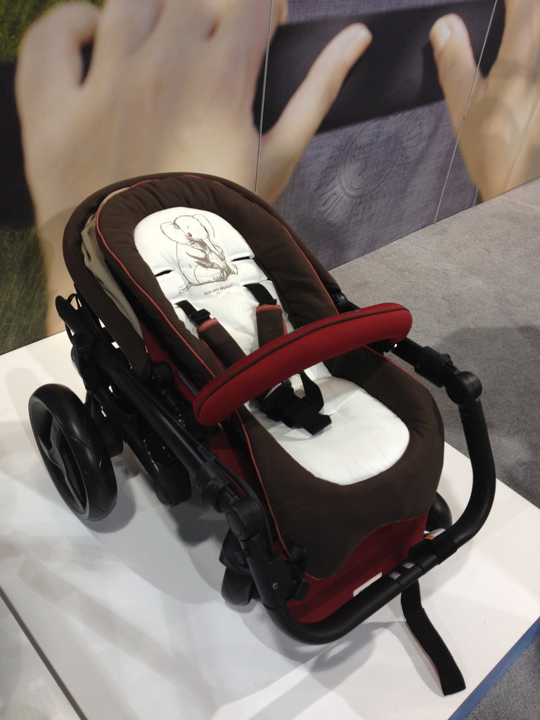 The Jané Rider folds without removing its seat.

