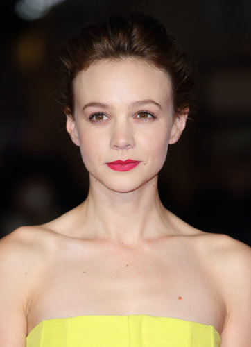 Carey Mulligan looked darling at the gala for Inside Llewyn Davis with minimal makeup and a swept up hairdo. Learn how to her her look here!
Carey Mulligan looked darling at the gala for Inside Llewyn Davis with minimal makeup and a swept up hairdo. Learn how to her her look here!