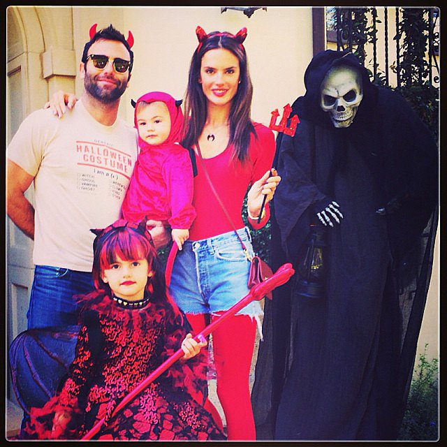 Alessandra Ambrosio and her family — fiancé Jamie Mazur and kids Anja and Noah — all dressed as devils.
Source: Instagram user alessandraambrosio
Alessandra Ambrosio and her family — fiancé Jamie Mazur and kids Anja and Noah — all dressed as devils.
Source: Instagram user alessandraambrosio