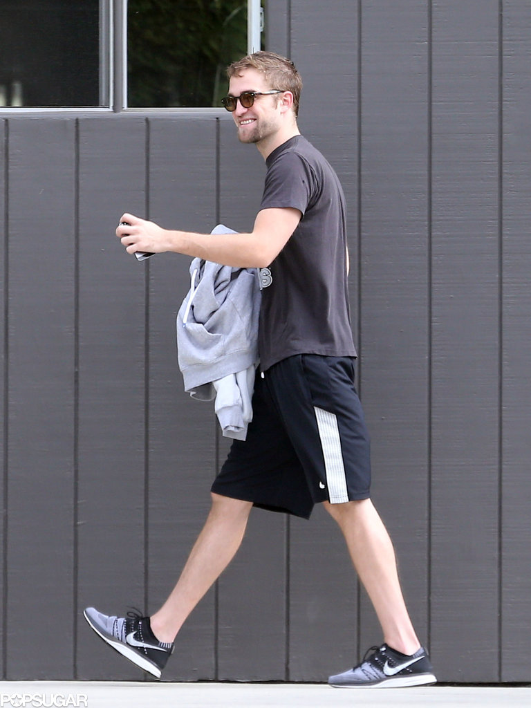 Robert Pattinson was all smiles during his LA workout. Robert Pattinson was all smiles during his LA workout.