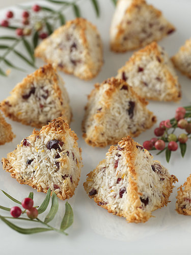 Coconut-Cranberry Macaroon Coconut-Cranberry Macaroon