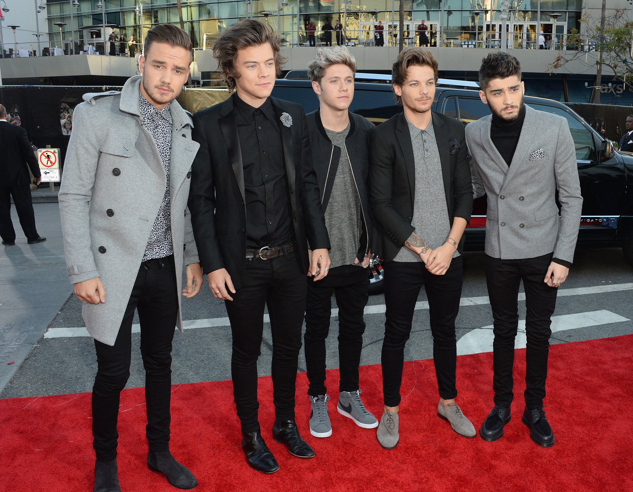 One Direction Arrived At The 2013 American Music Awards. | One ...