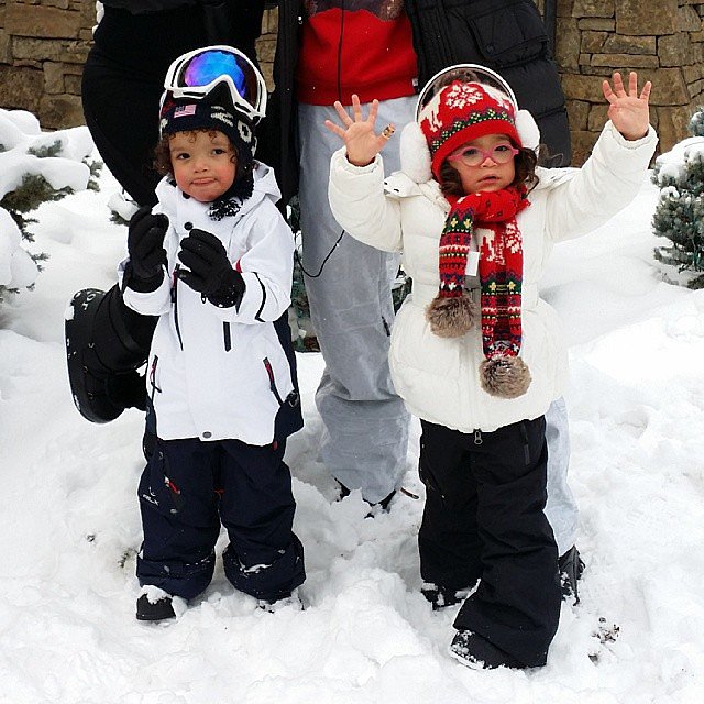 Nick Cannon and Mariah Carey's little ones were all bundled up on Christmas Eve.
Source: Instagram user nickcannon
Nick Cannon and Mariah Carey's little ones were all bundled up on Christmas Eve.
Source: Instagram user nickcannon