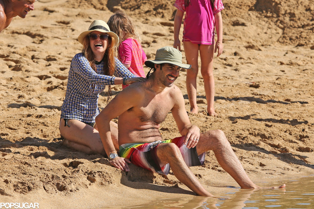 Isla Fisher and Her Family Have Fun in the Hawaiian Sun Isla Fisher and Her Family Have Fun in the Hawaiian Sun