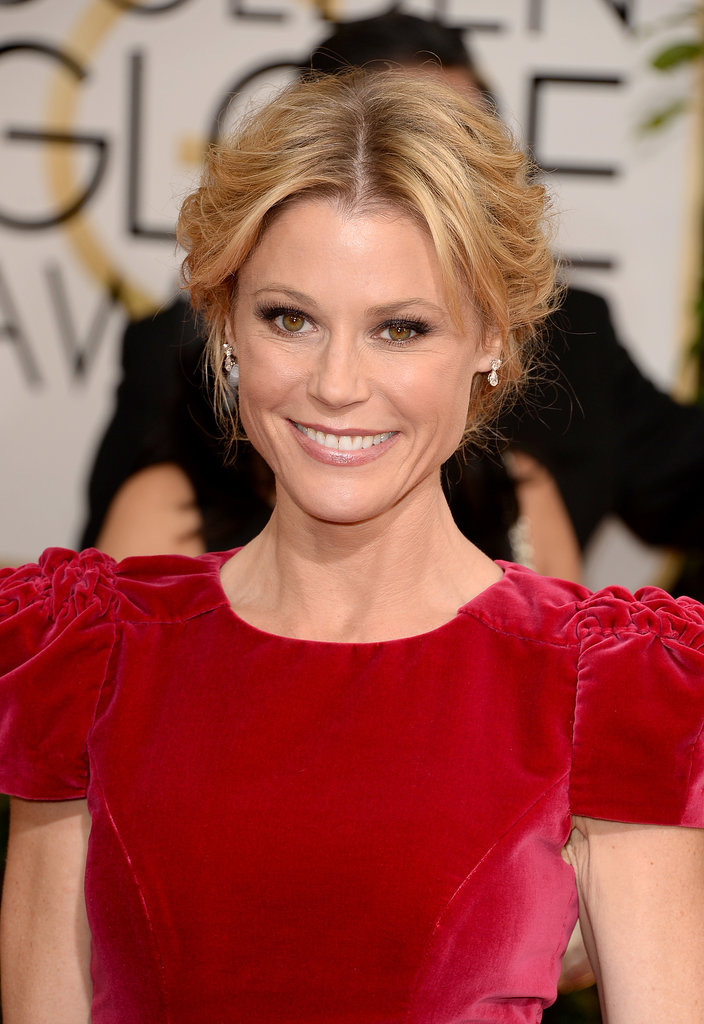 We see you Julie Bowen, sporting the perfect updo!
We see you Julie Bowen, sporting the perfect updo!