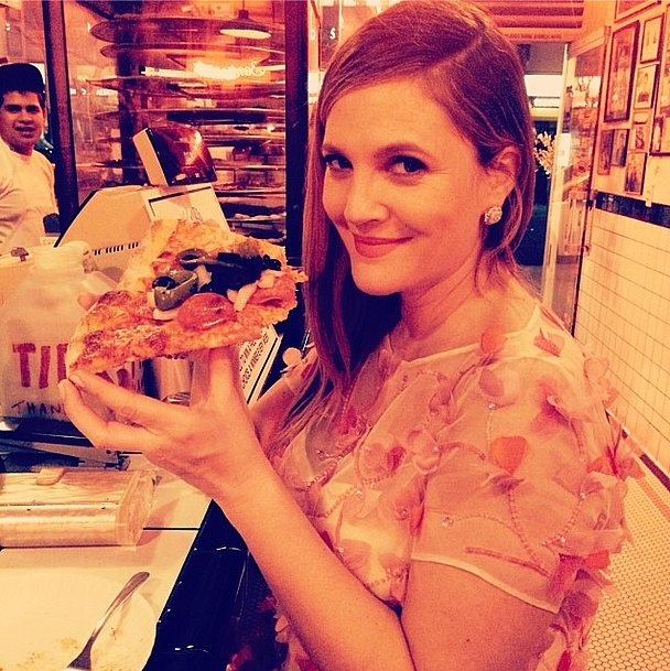 Drew Barrymore ditched the Golden Globes afterparties for an important rendezvous with a delicious slice of pizza.
Source: Instagram user drewbarrymore
Drew Barrymore ditched the Golden Globes afterparties for an important rendezvous with a delicious slice of pizza.
Source: Instagram user drewbarrymore