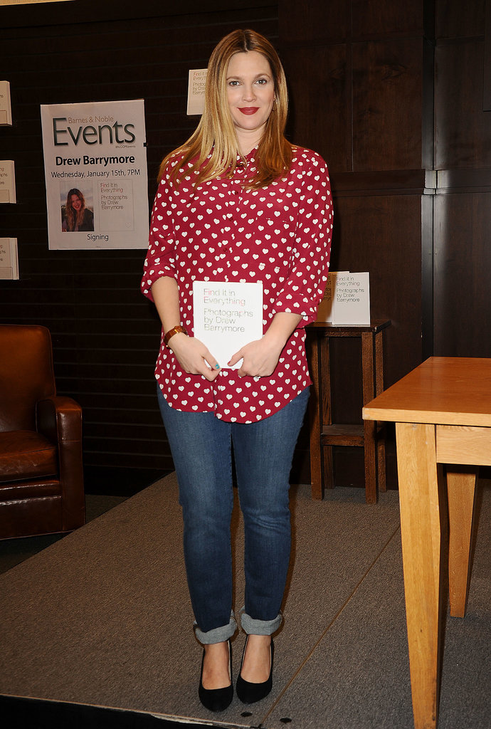 Drew Barrymore signed copies of her new book, Find It in Everything, working a heart-print Topshop blouse with cuffed denim.
Where to Wear: A sleepover with your gals. Prank-calling: optional.
Drew Barrymore signed copies of her new book, Find It in Everything, working a heart-print Topshop blouse with cuffed denim.
Where to Wear: A sleepover with your gals. Prank-calling: optional.