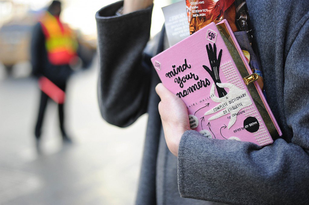 A good read makes a great clutch.
Source: Gorunway
A good read makes a great clutch.
Source: Gorunway