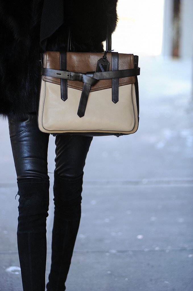 Reed Krakoff's beige and brown bag looked even better next to this all black look. 
Source: Gorunway
