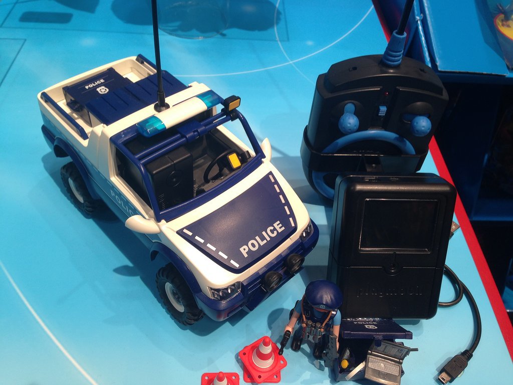 Playmobil Remote-Control Police Car Playmobil Remote-Control Police Car