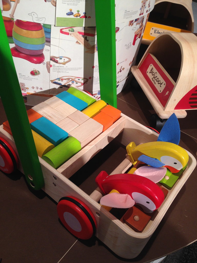 Plan Toys Parrot Walker Plan Toys Parrot Walker