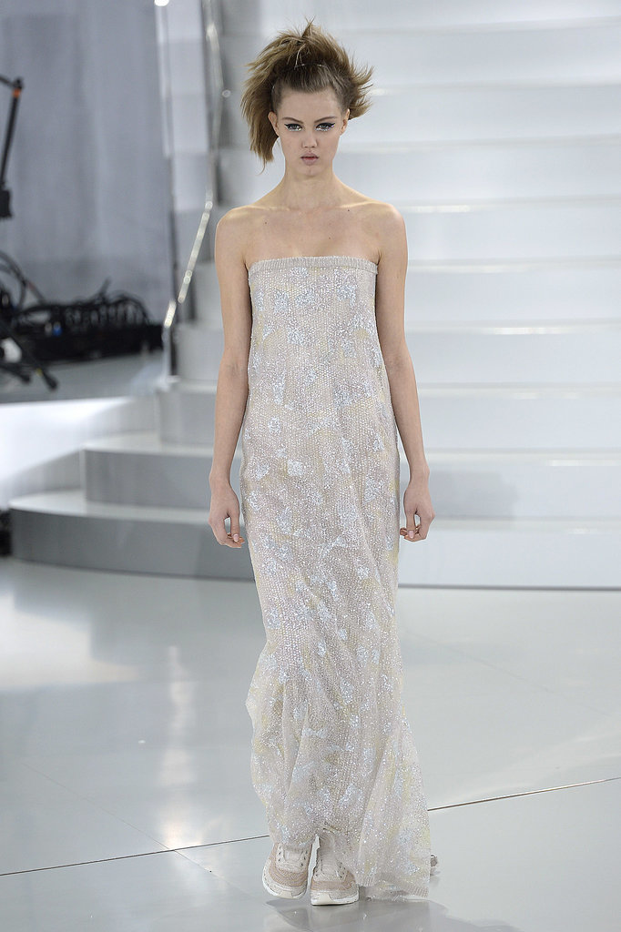 Anne Hathaway: Chanel Haute Couture Spring 2014 Anne Hathaway: Chanel Haute Couture Spring 2014