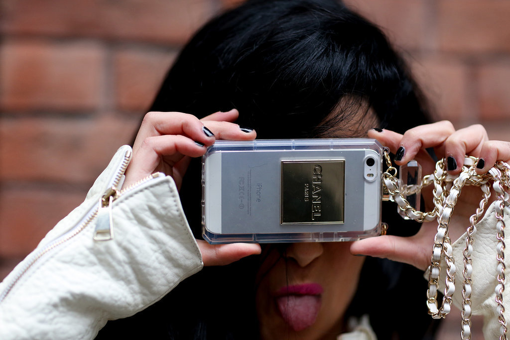 When your iPhone doubles as a bit of eye candy.
When your iPhone doubles as a bit of eye candy.