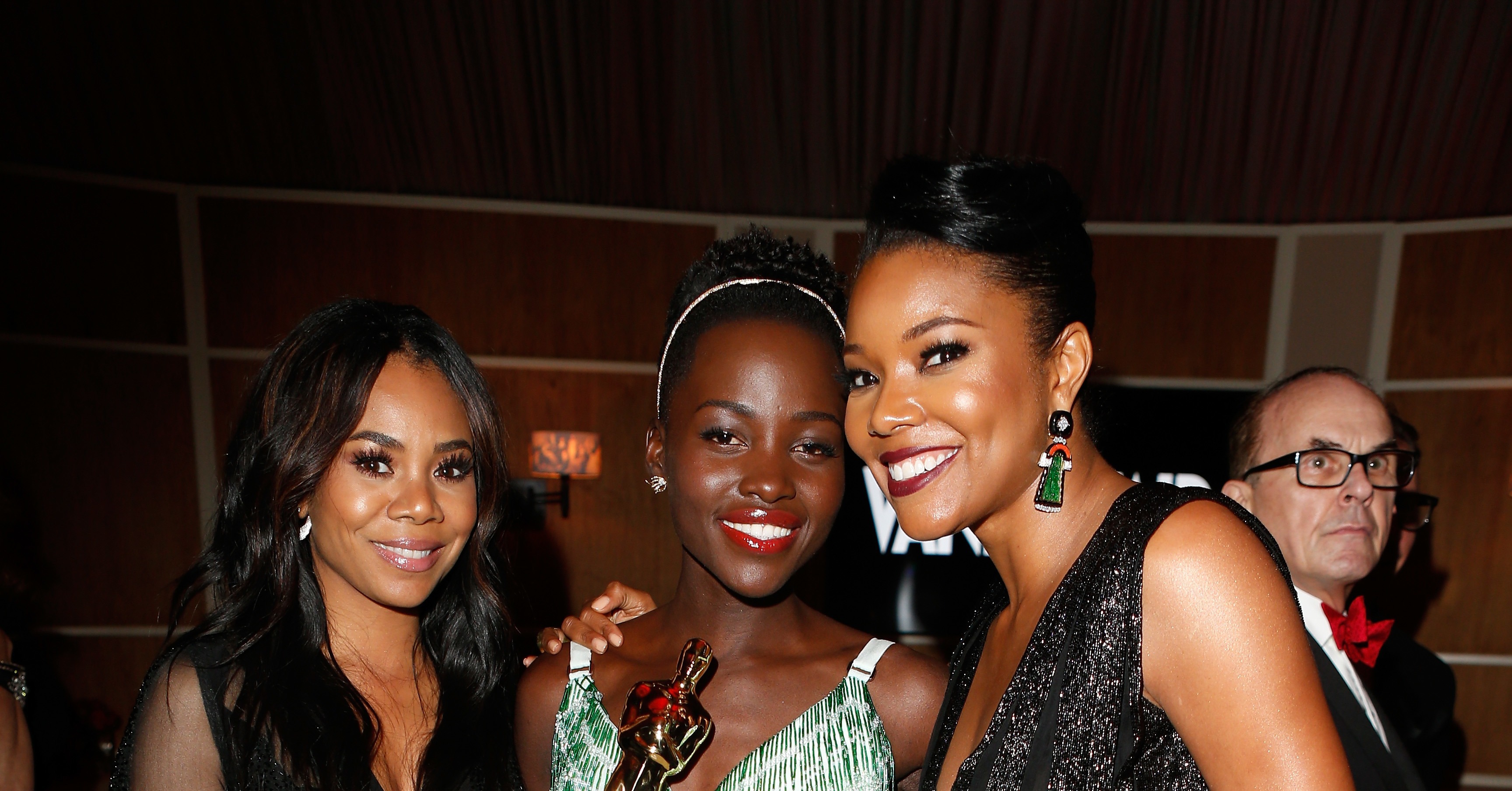 Lupita-Nyongo-held-her-best-supporting-actress-Oscar-while.jpg Lupita-Nyongo-held-her-best-supporting-actress-Oscar-while.jpg