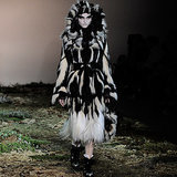 Alexander McQueen Fall 2014 Runway | Video Alexander McQueen Fall 2014 Runway | Video