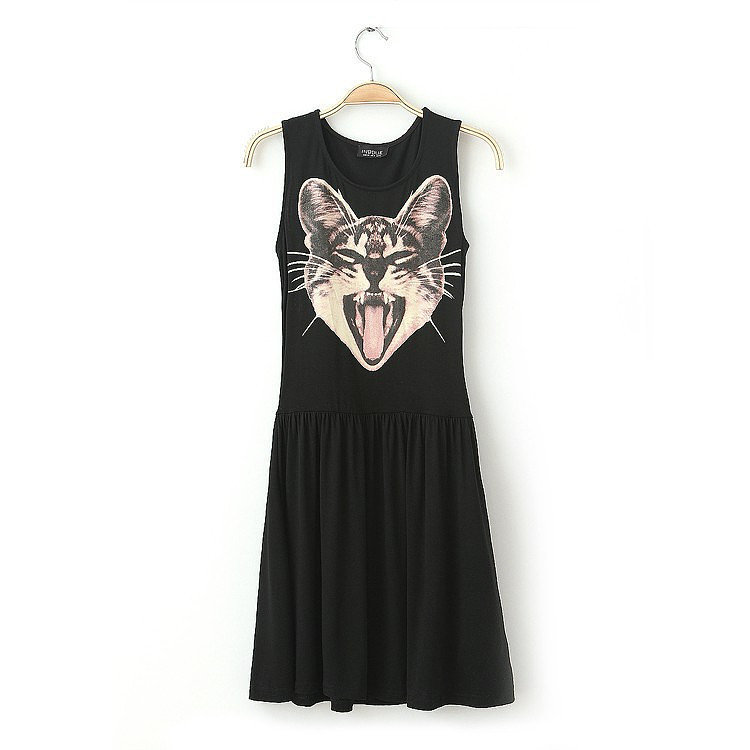 We don't know about you, but this screaming kitty dress ($23) is the best thing we've seen all day.
We don't know about you, but this screaming kitty dress ($23) is the best thing we've seen all day.