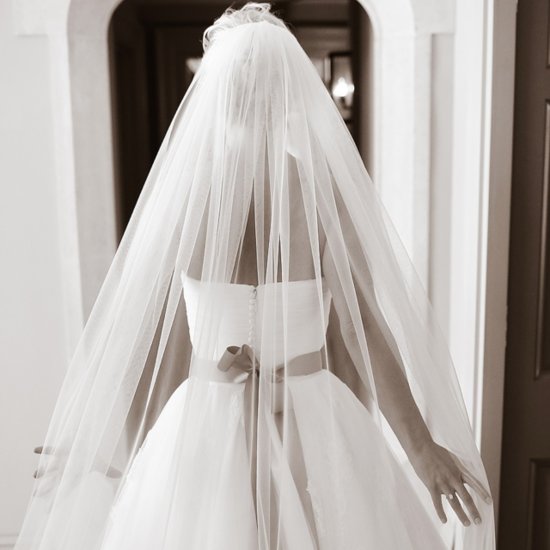 Photo Ideas to Take of Your Wedding Dress Photo Ideas to Take of Your Wedding Dress