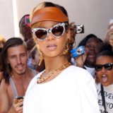 Celebrities Wearing Cat-Eye Sunglasses Celebrities Wearing Cat-Eye Sunglasses