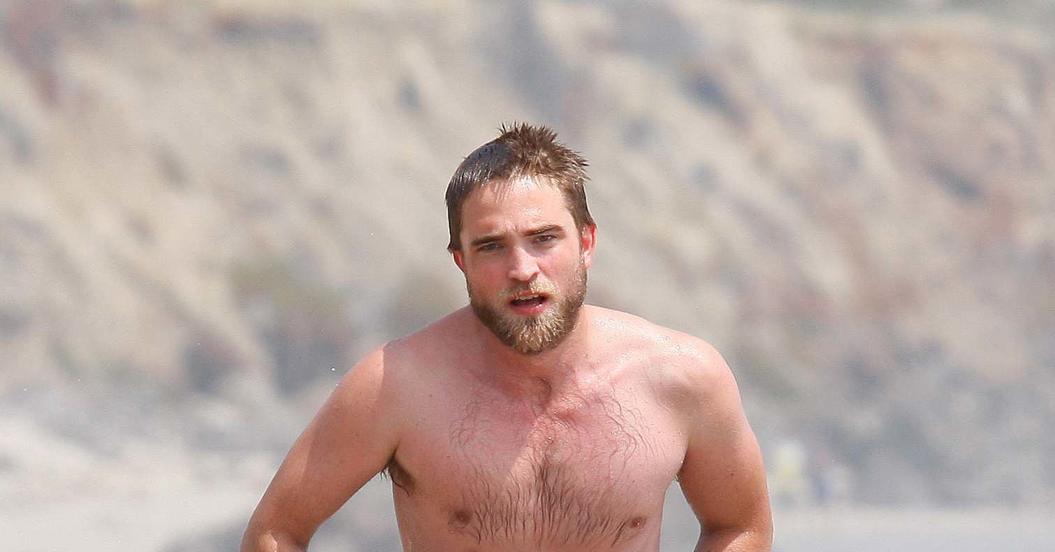 Robert Pattinson Went Running Shirtless On The Beach. | Shirtless ...