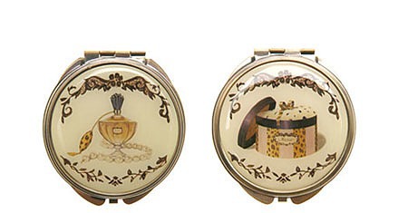 Cute Vintage-Style Compacts Cute Vintage-Style Compacts