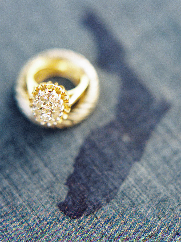 29. Rings on Special Linen 29. Rings on Special Linen