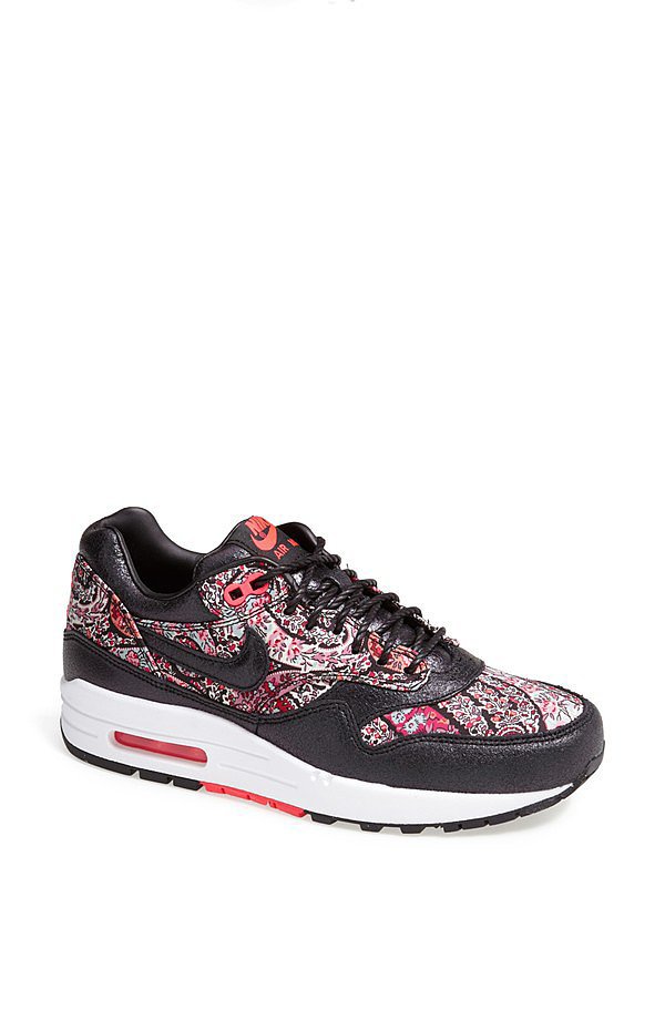 Sneakers Sneakers