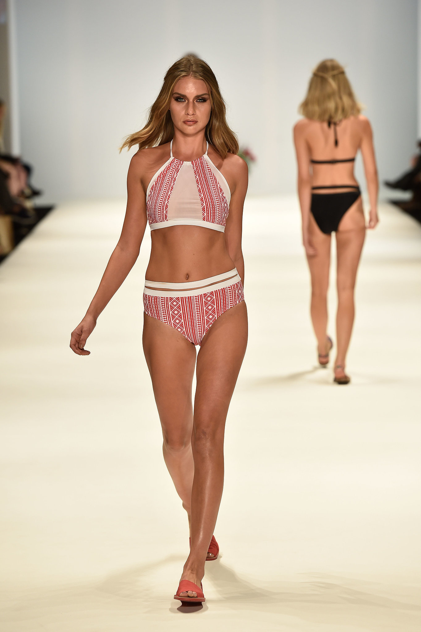 Fashion production assistant job description 16 Fashion production assistant job description 95