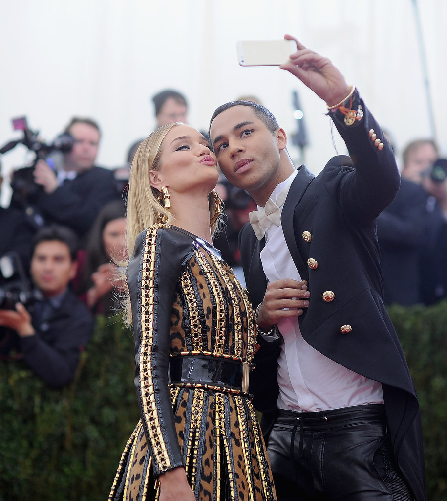 Rosie Huntington-Whiteley got close to designer Olivier Rousteing for a selfie on the carpet.
Rosie Huntington-Whiteley got close to designer Olivier Rousteing for a selfie on the carpet.