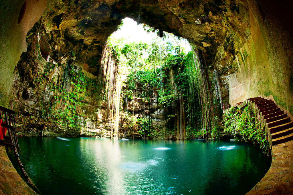 Ik-Kil Cenote, Mexico Ik-Kil Cenote, Mexico
