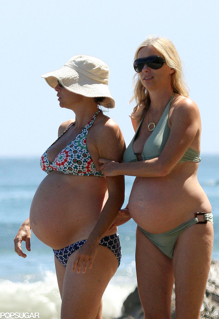 Minnie Driver gave her pregnant belly a little sun during the final days of her pregnancy.
Minnie Driver gave her pregnant belly a little sun during the final days of her pregnancy.
