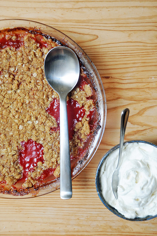 What to Make: Strawberry-Rhubarb Crumble What to Make: Strawberry-Rhubarb Crumble