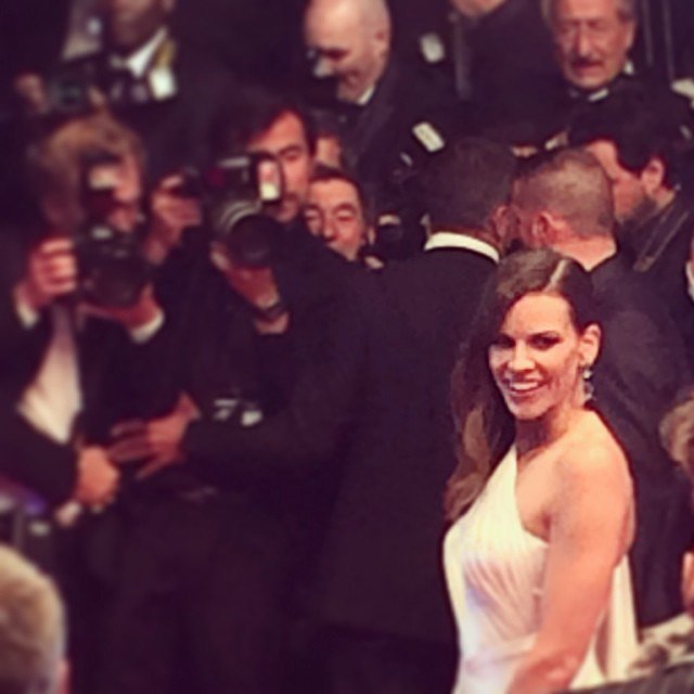 Hilary Swank struck a pose for photographers as she left the premiere of her latest film, The Homesman. We caught this snap of the actress as people clamored for a shot of her in her stunning one-shouldered dress.
Hilary Swank struck a pose for photographers as she left the premiere of her latest film, The Homesman. We caught this snap of the actress as people clamored for a shot of her in her stunning one-shouldered dress.