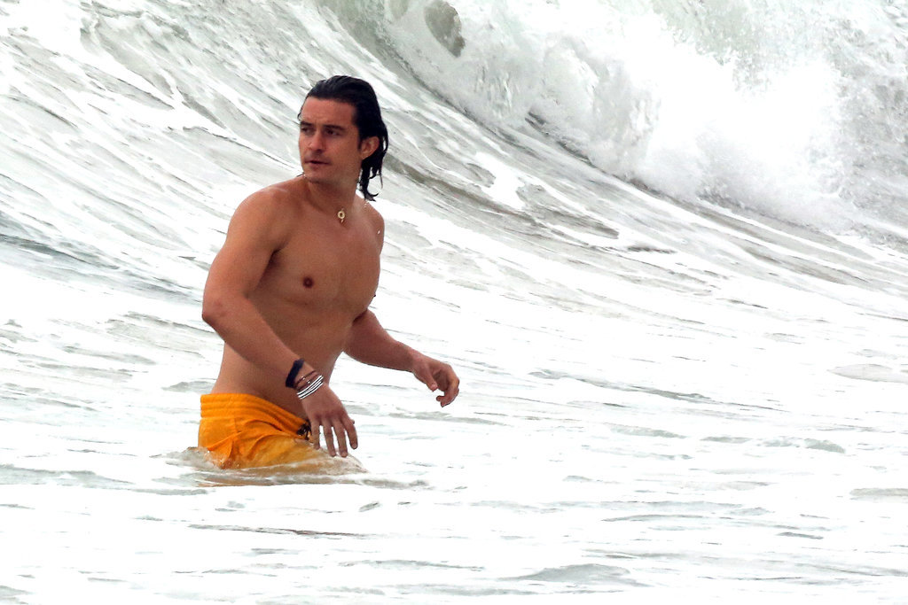 Orlando Bloom shirtless in movie