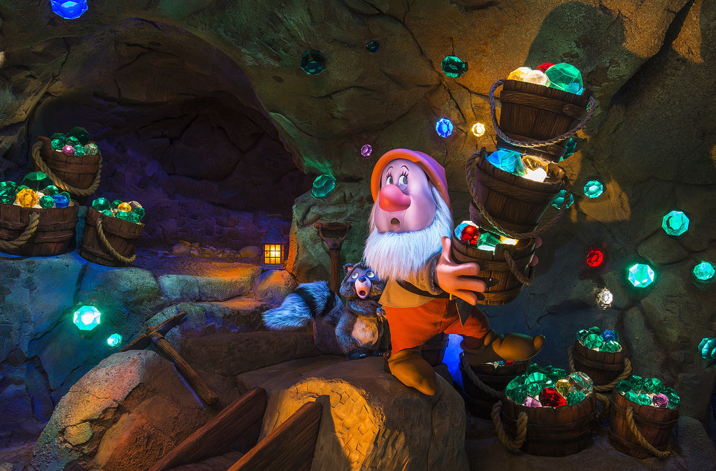Seven Dwarfs Mine Train (Disney World, Orlando, FL) Seven Dwarfs Mine Train (Disney World, Orlando, FL)