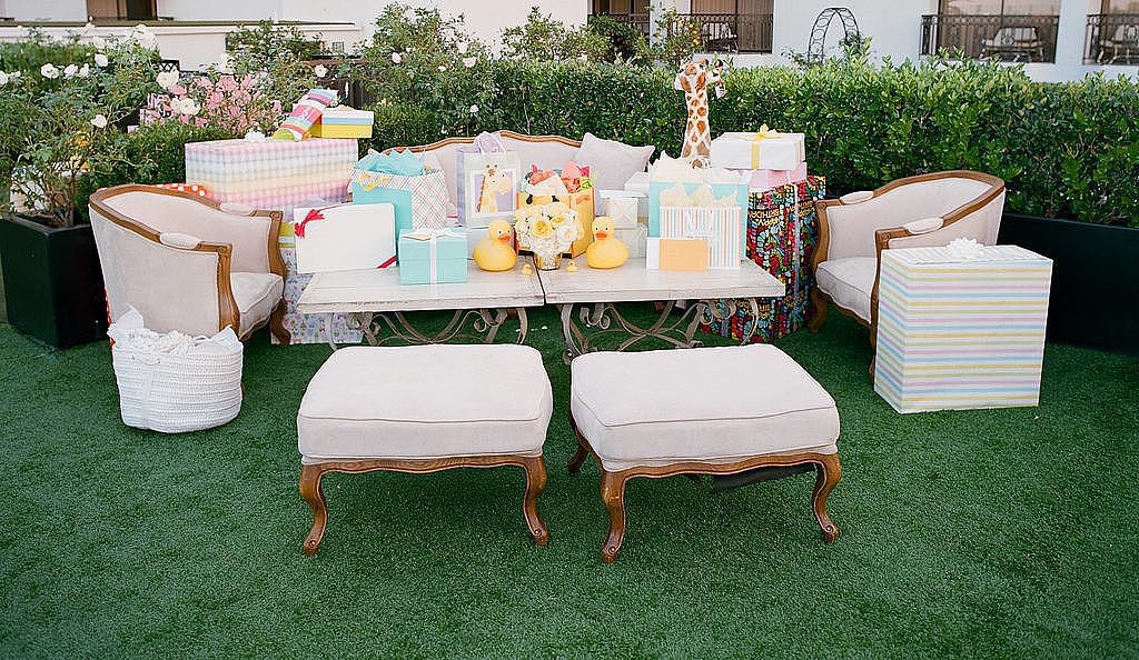 The 12 Baby Shower Photos You Need to Take The 12 Baby Shower Photos You Need to Take