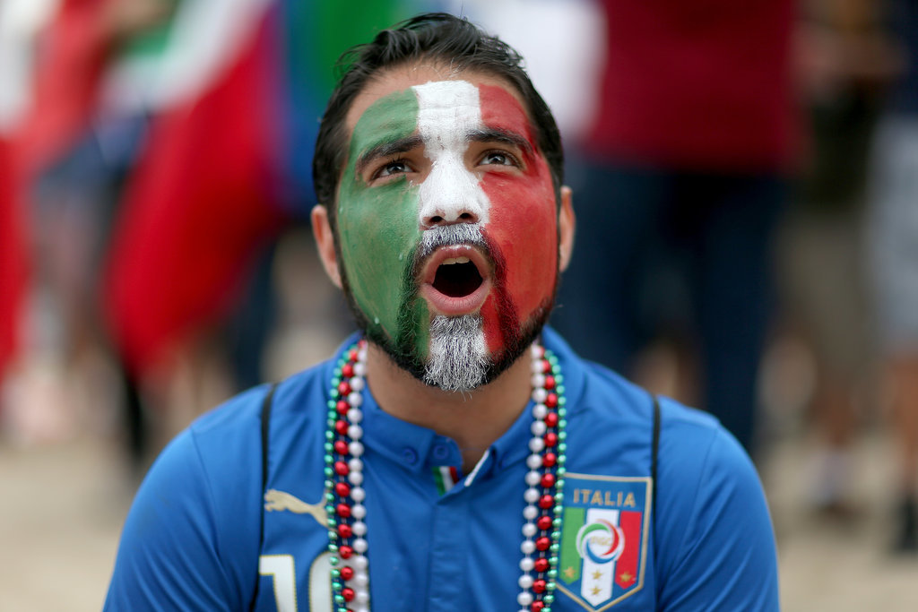 In Brazil, an Italian fan reacted to the game against Costa Rica.
In Brazil, an Italian fan reacted to the game against Costa Rica.