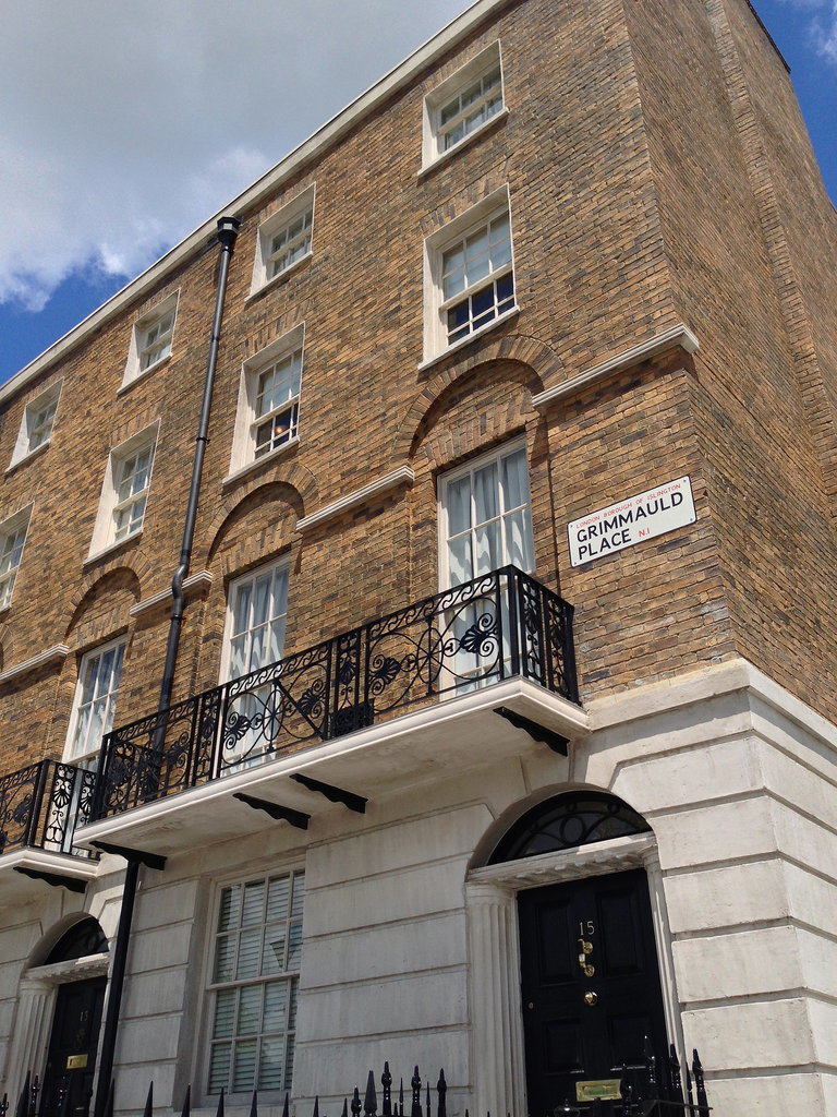 Here's a photo of 12 Grimmauld Place, where every few minutes you can catch a peek at Kreacher the house elf through the window.
Here's a photo of 12 Grimmauld Place, where every few minutes you can catch a peek at Kreacher the house elf through the window.