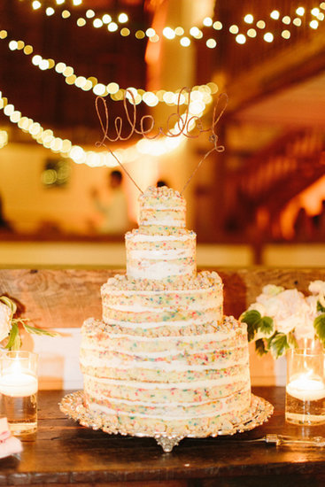 10 Cool Wedding Cake Toppers to Take Yours to the Next Level 10 Cool Wedding Cake Toppers to Take Yours to the Next Level