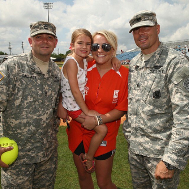 Jamie Lynn Spears and her daughter, Maddie, posed with some of the troops.
Source: Instagram user jamielynnspears
Jamie Lynn Spears and her daughter, Maddie, posed with some of the troops.
Source: Instagram user jamielynnspears