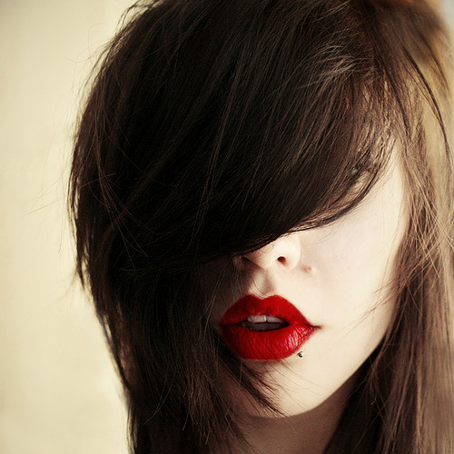 How to Wear Red Lipstick