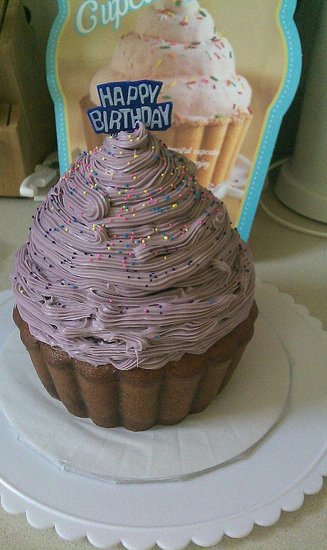 Giant Cupcake Cake