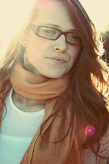 How to Choose Eyeglasses by Your Hair Color  