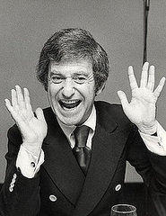 Link Time! Soupy Sales Passes Away