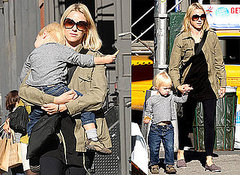 Photos of Naomi Watts And Alexander Schreiber in NYC Photos of Naomi Watts And Alexander Schreiber in NYC