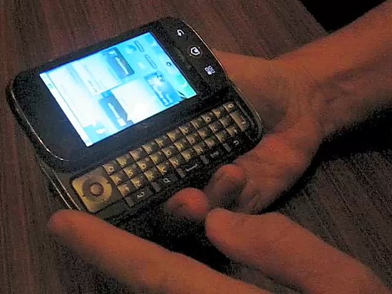 Hands On With the Motorola Cliq 