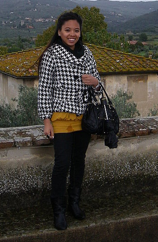 Look of the Day: Houndstooth Hottie 