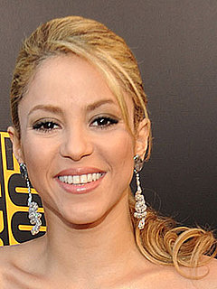 Photos of Shakira at the 2009 American Music Awards