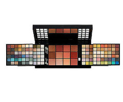 13 Ridiculously Huge Makeup Gifts For Holiday Giving 