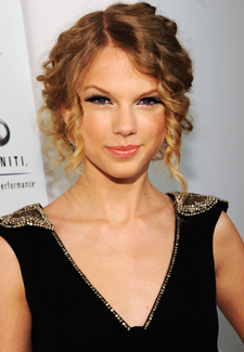 Billboard Names Taylor Swift Its No. 1 Artist of the Year